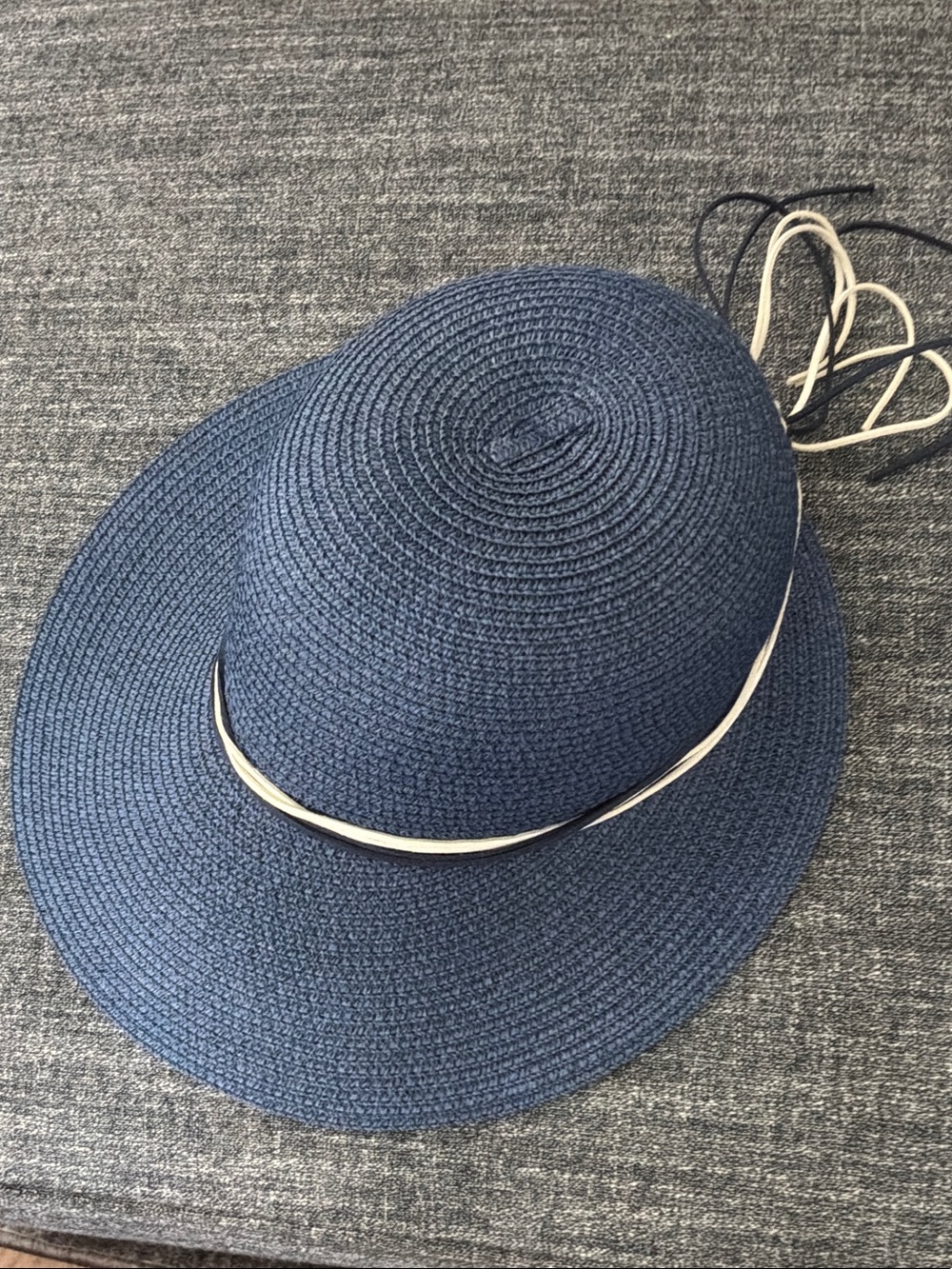 Classic Navy Wide-Brim Sun Hat with Contrast Band